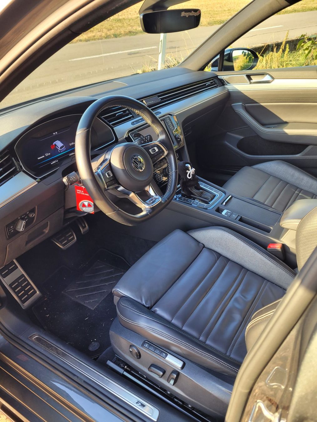VW Autos: VW Passat R Line – Gebraucht aus Reinach AG von CaddyFactory 3