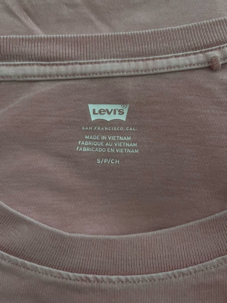 Levi's T-shirt: Levi's T-Shirt Rosa Grösse S – Usato da Frauenfeld venduto da heyLani 4