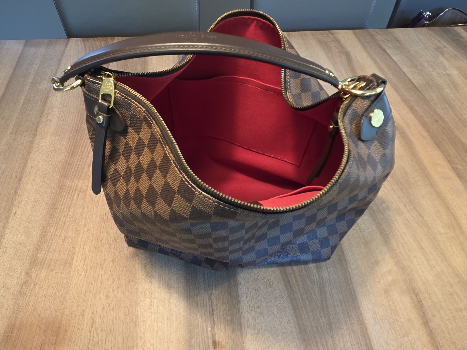 Louis Vuitton Borse da donna: Louis Vuitton Duomo Hobo Schultertasche – Nuovo (secondo la descrizione) da Näfels venduto da ratzbatz_02 2