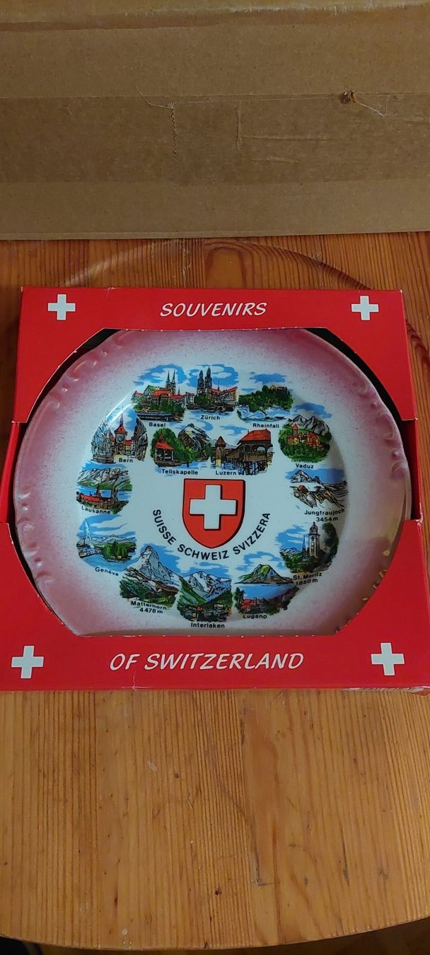 Piatti: Wandteller Schweiz – Nuovo e nell'imballaggio originale da Kallnach venduto da Saratoga03