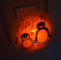 90er Jahre Pingu Nachtlicht und Kinderteller