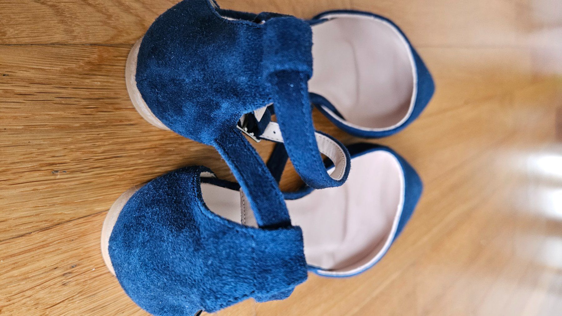 Scarpe da donna: New Electric blue suede flat shoes – Nuovo (secondo la descrizione) da Zug venduto da diana.bee 1
