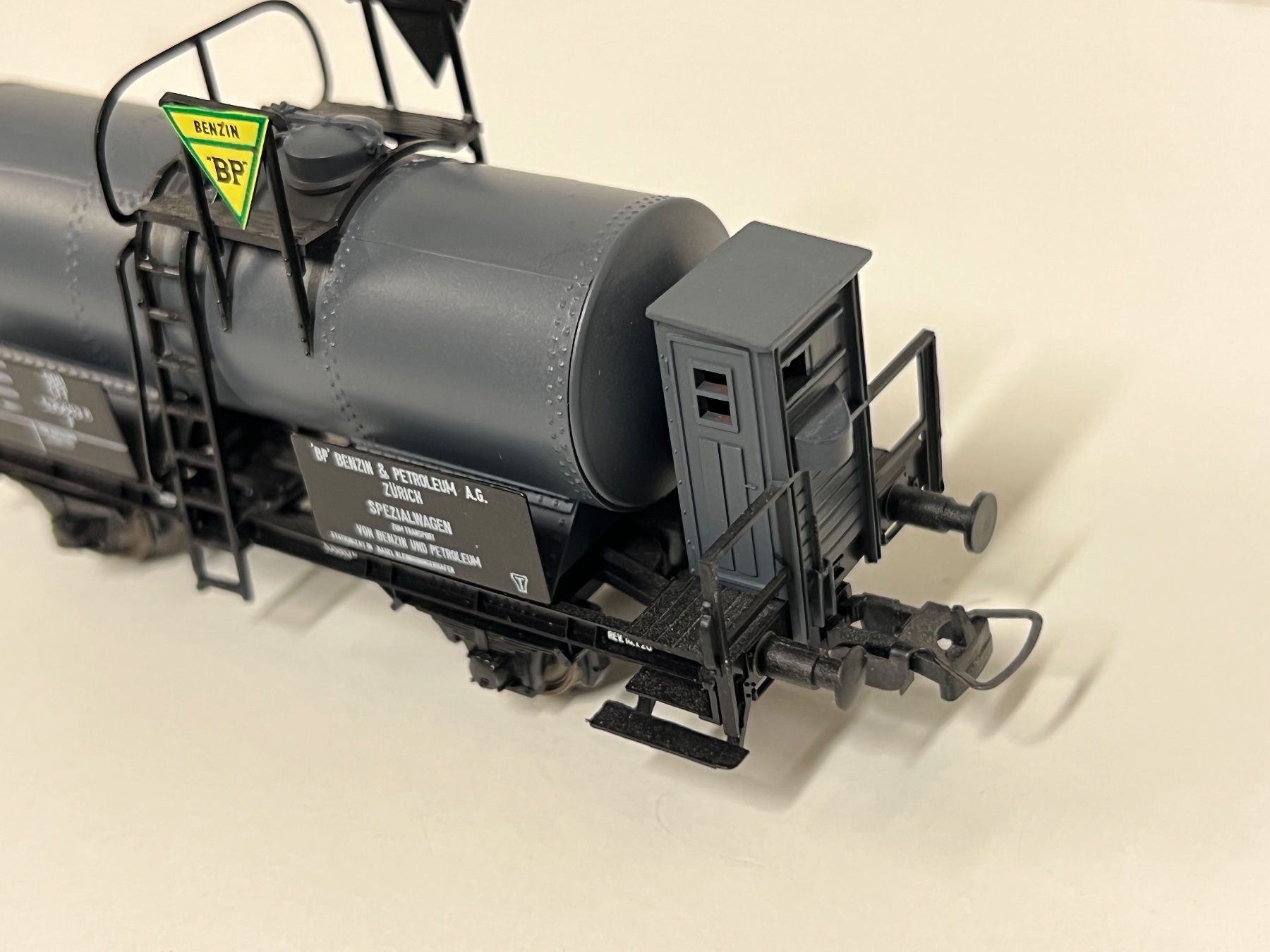 Fleischmann Modelleisenbahnen: Fleischmann SBB BP BENZIN & PETROLEUM A.G. – Gebraucht aus Neuenhof von ludovicco 2