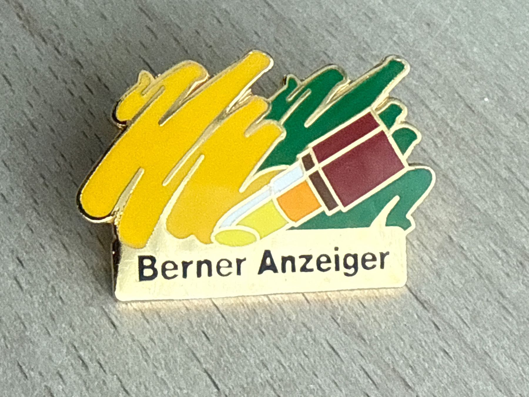 Placchette & Badge: Pin Berner Anzeiger – Usato da Glattbrugg venduto da Schweigmatt