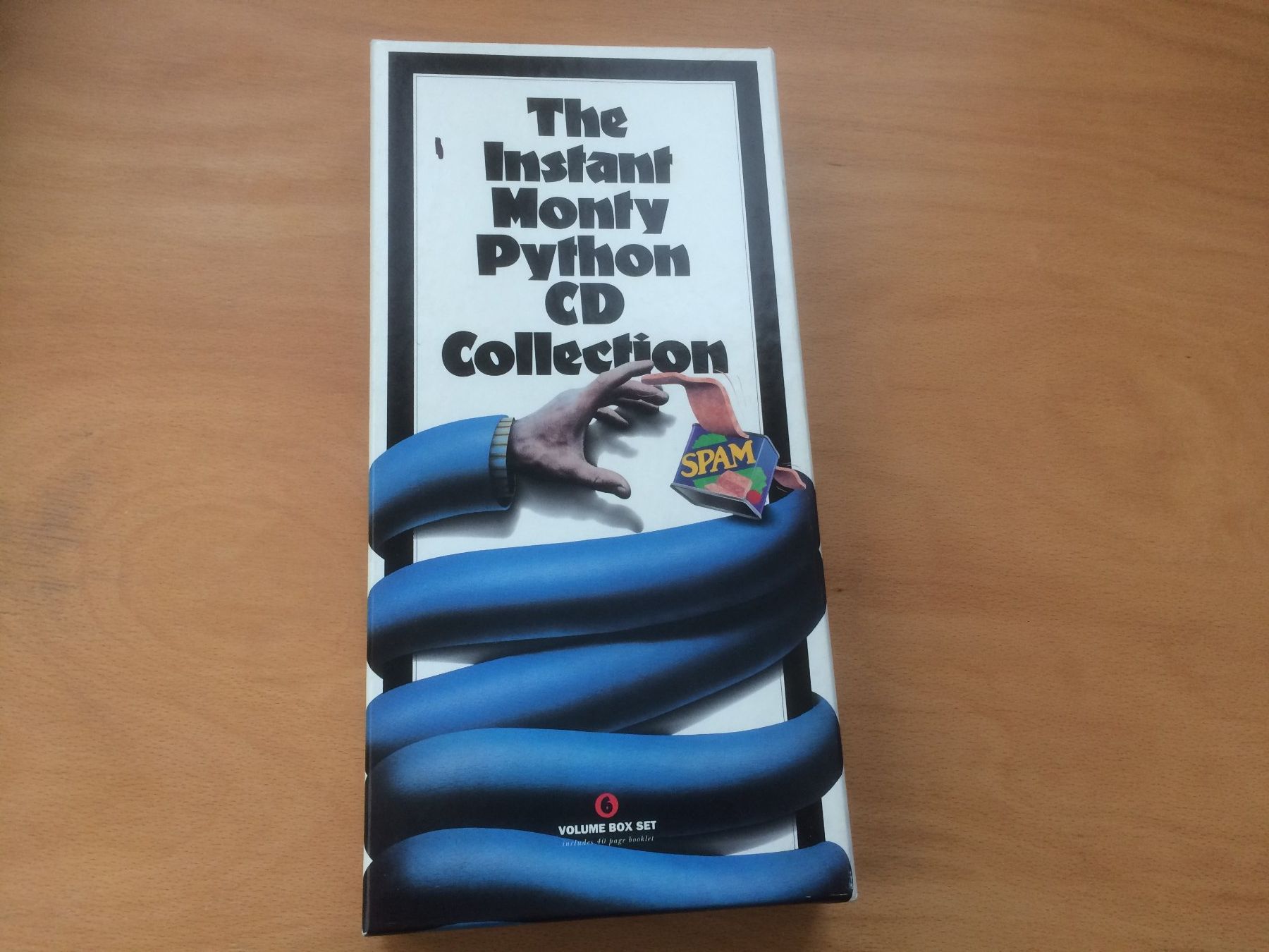 CDs: The Instant Monty Python CD Collection - 6 CD Boxset – Gebraucht aus Fribourg von Werkt