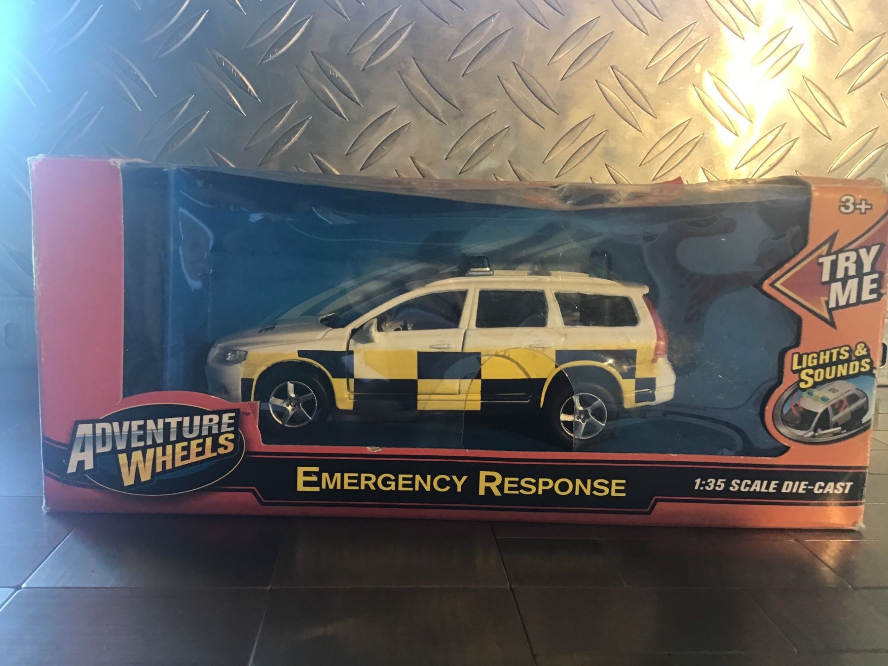 Modellini d'auto: ADVEMTURE WHEELS EMERGENCY RESPONSE 1:35 – Usato da Männedorf venduto da Spezial-Modelle 4