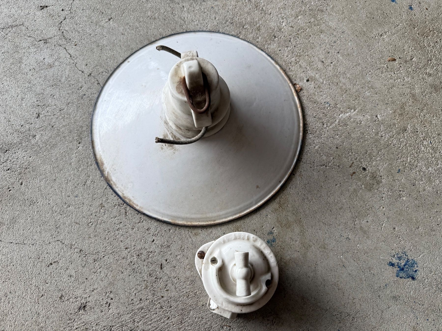 Lampadari & plafoniere: Antike Deckenlampe, Emaillelampe, Schalter! Stalllampe – Usato da Affoltern am Albis venduto da jonas1009