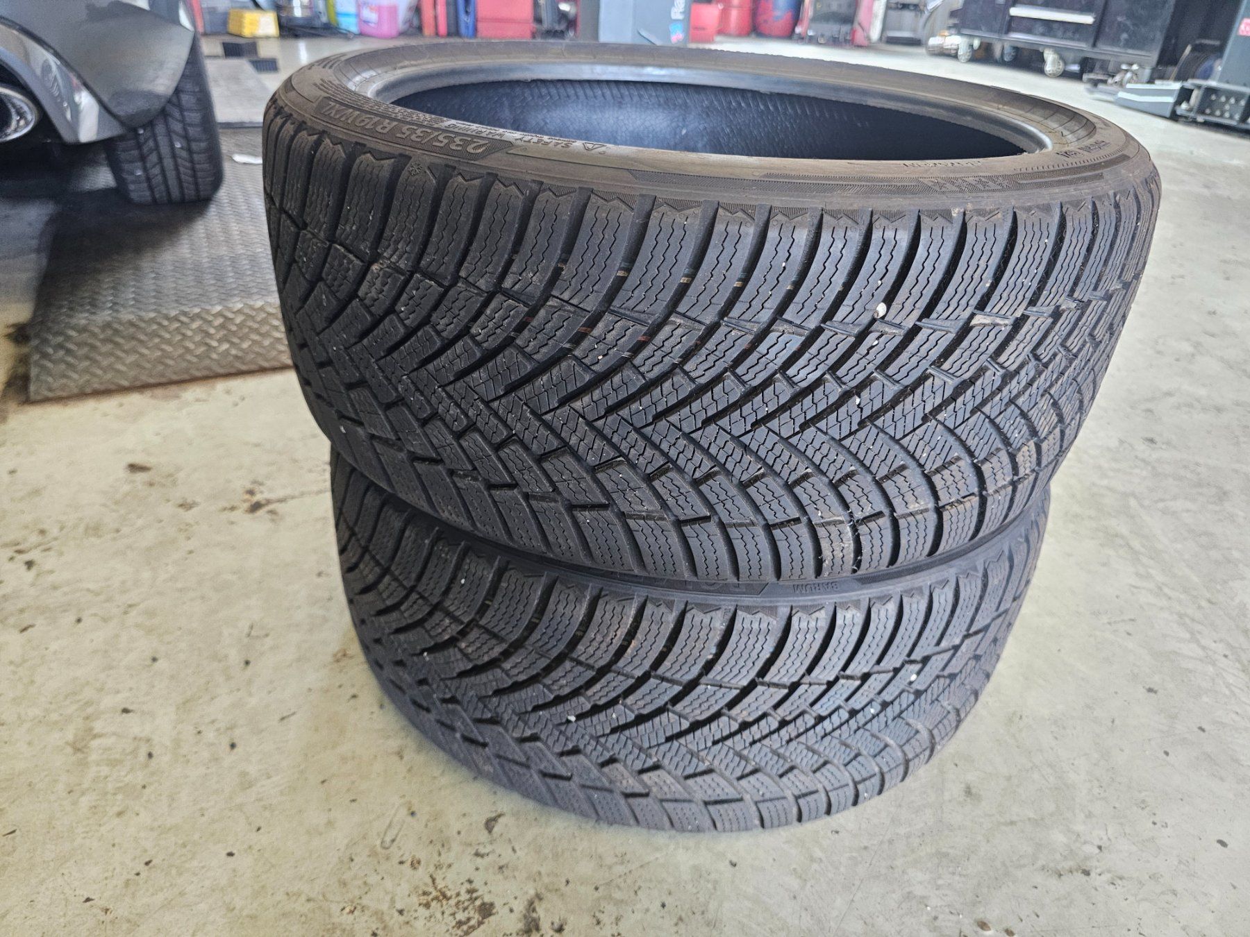 Barum Pneumatici & Ruote complete: 235/35/19 winterreifen – Usato da Leutwil venduto da Michael091
