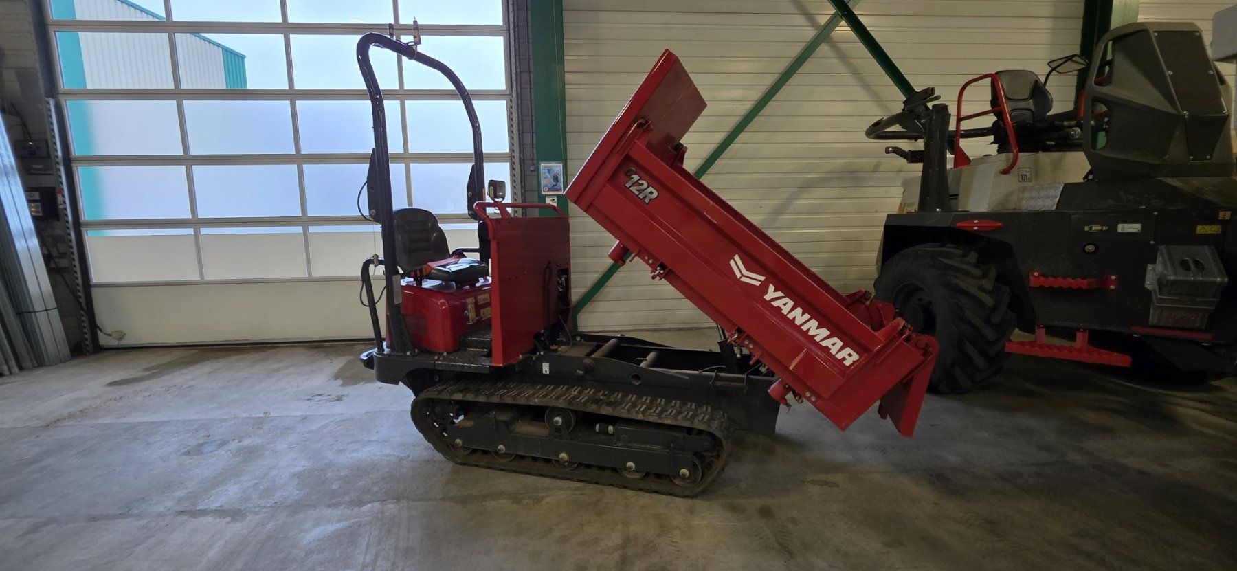 Yanmar Tutte le macchine: Yanmar Raupendumper C12R-C   Dreiseitenkipper – Usato da Lengwil venduto da x-rent 1