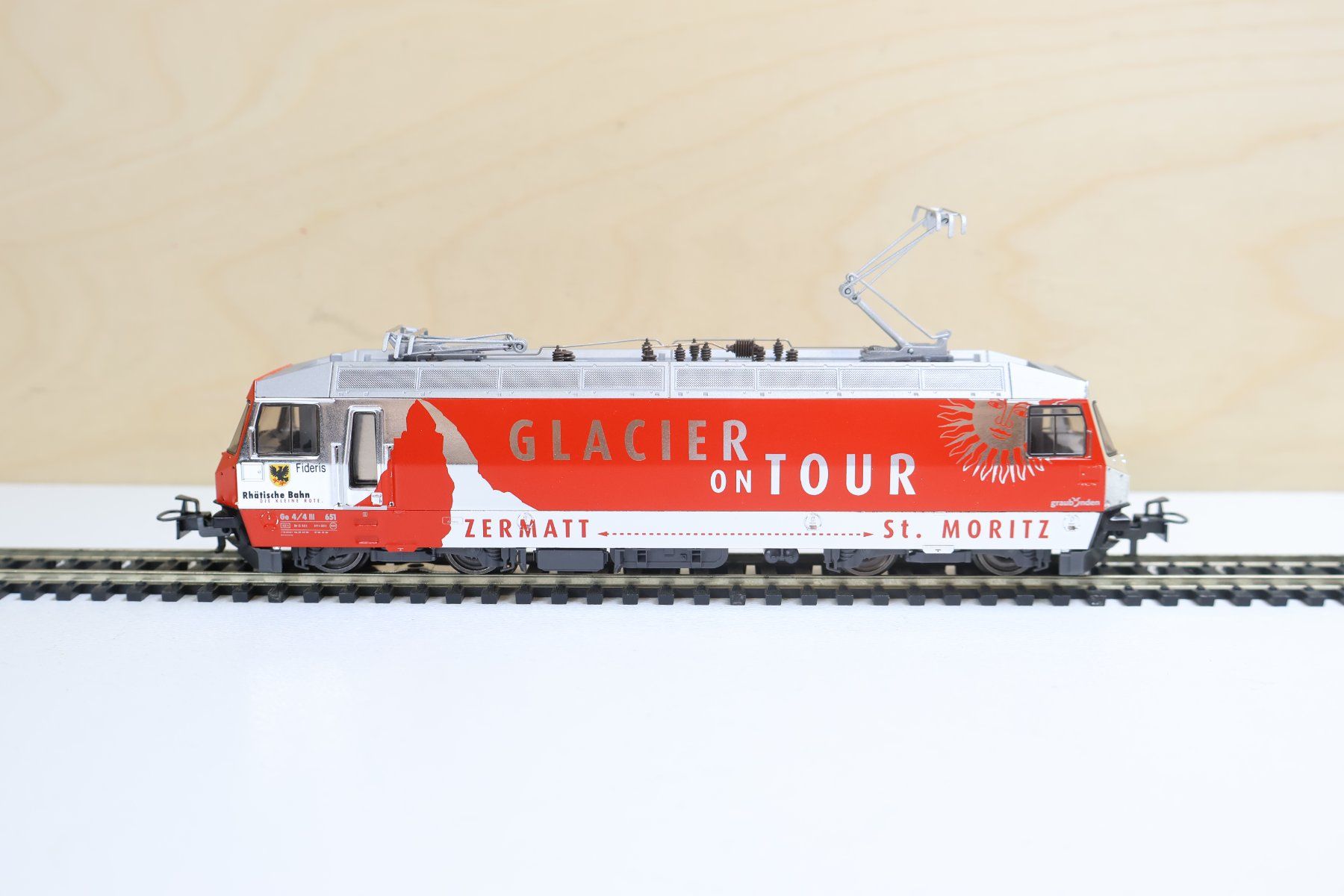 Bemo Modellini di ferrovie: Bemo E-Lok Ge 4/4 III Glacier RhB H0 AC - Digital – Usato da Winterthur venduto da Monstera 1