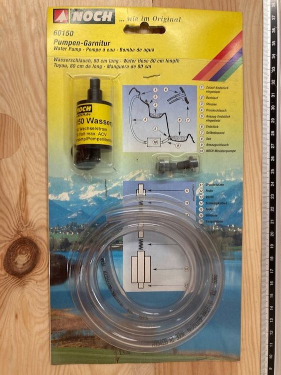 Noch 15595, HO Scale Laundry Day, 4 figures, Clothesline, Hampers