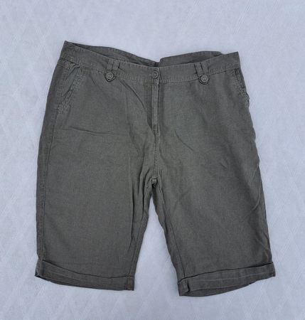 Damenshorts olivgrün 35% Leinen Gr. 48
