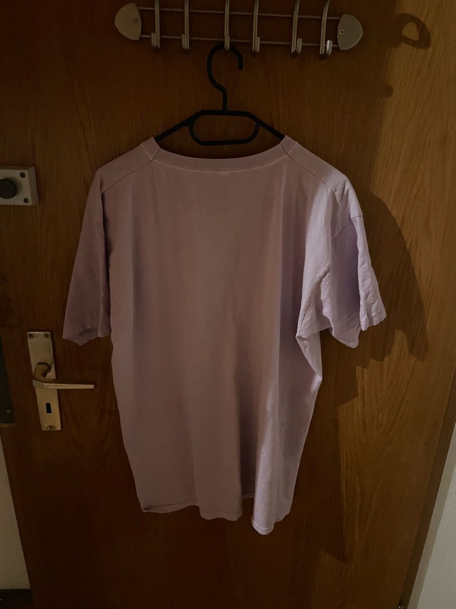 T-shirt: Lila Regenbogen Herz T-Shirt – Usato da Lenk im Simmental venduto da banane50626 1