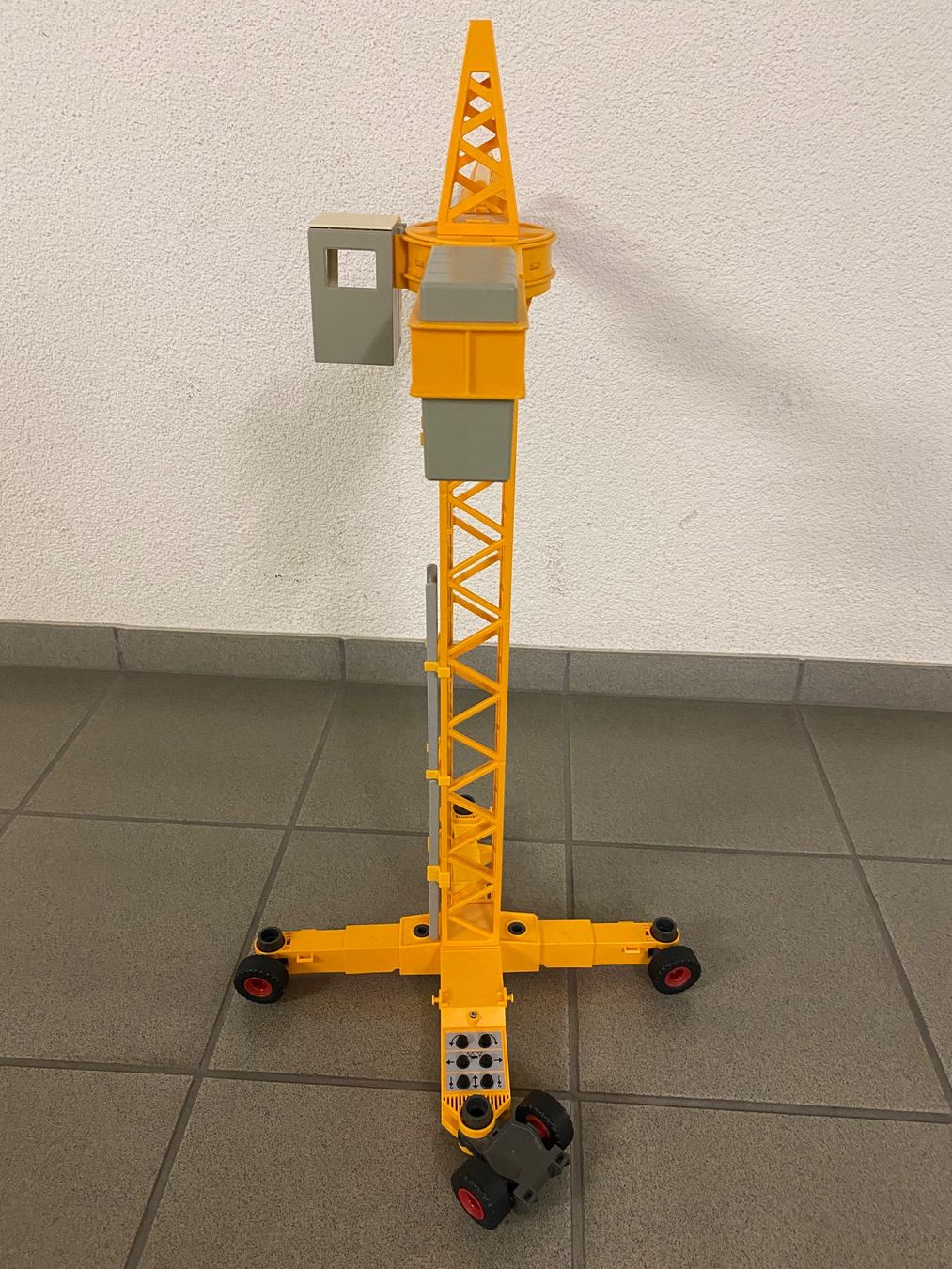Kräne: Modellkran gelb – Gebraucht aus Eschlikon TG von RamonaSt 2