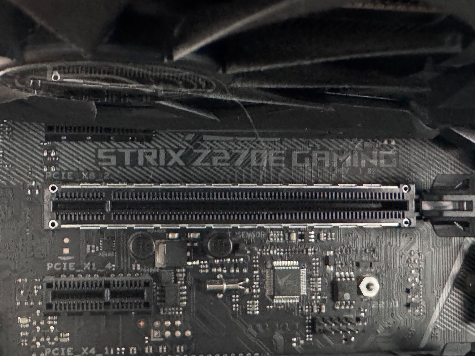 Asus PC: Gaming PC - Phanteks Gehäuse - 1080Ti - STRIX Set – Usato da Zürich venduto da xevious69 9