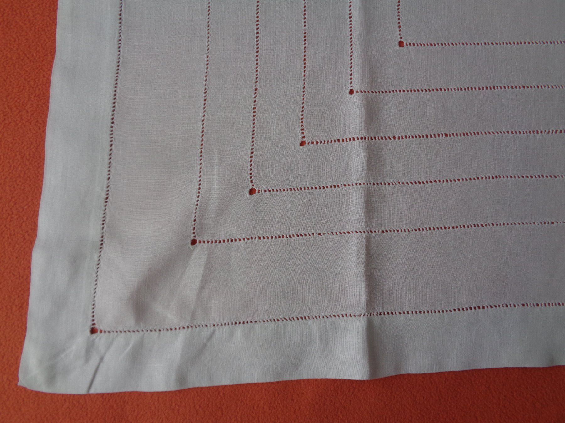 Altra biancheria da tavola: Kleine Tischdecke 75 cm. x 60 cm. – Usato da Chur venduto da omonia 1