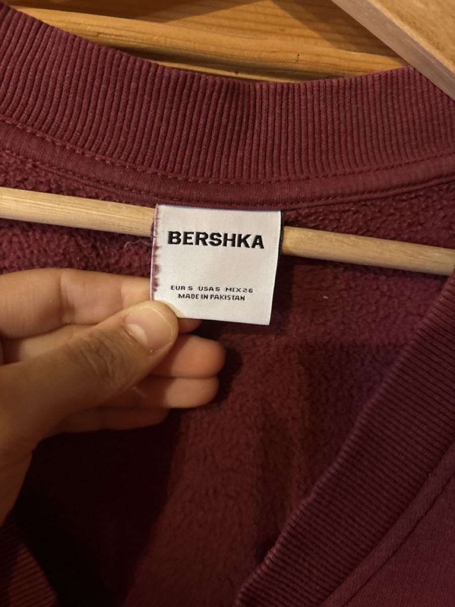 Bershka Pulls & Sweat-shirts: Zwei Pullover V-Neck – D'occasion à Affoltern am Albis par tam_5vn5 5