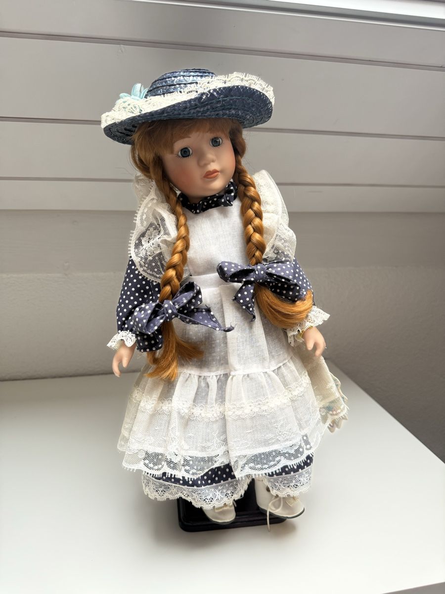Bambole: The Promenade Collection / Imogen-A JB – Nuovo (secondo la descrizione) da Othmarsingen venduto da tel_wnc5
