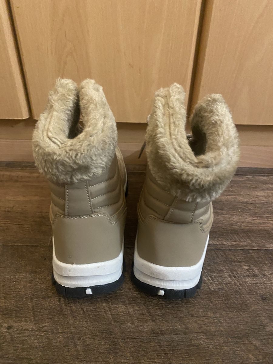 Scarpe da donna: Winterstiefel gr.38 – Usato da Seewen SZ venduto da shaky01 3