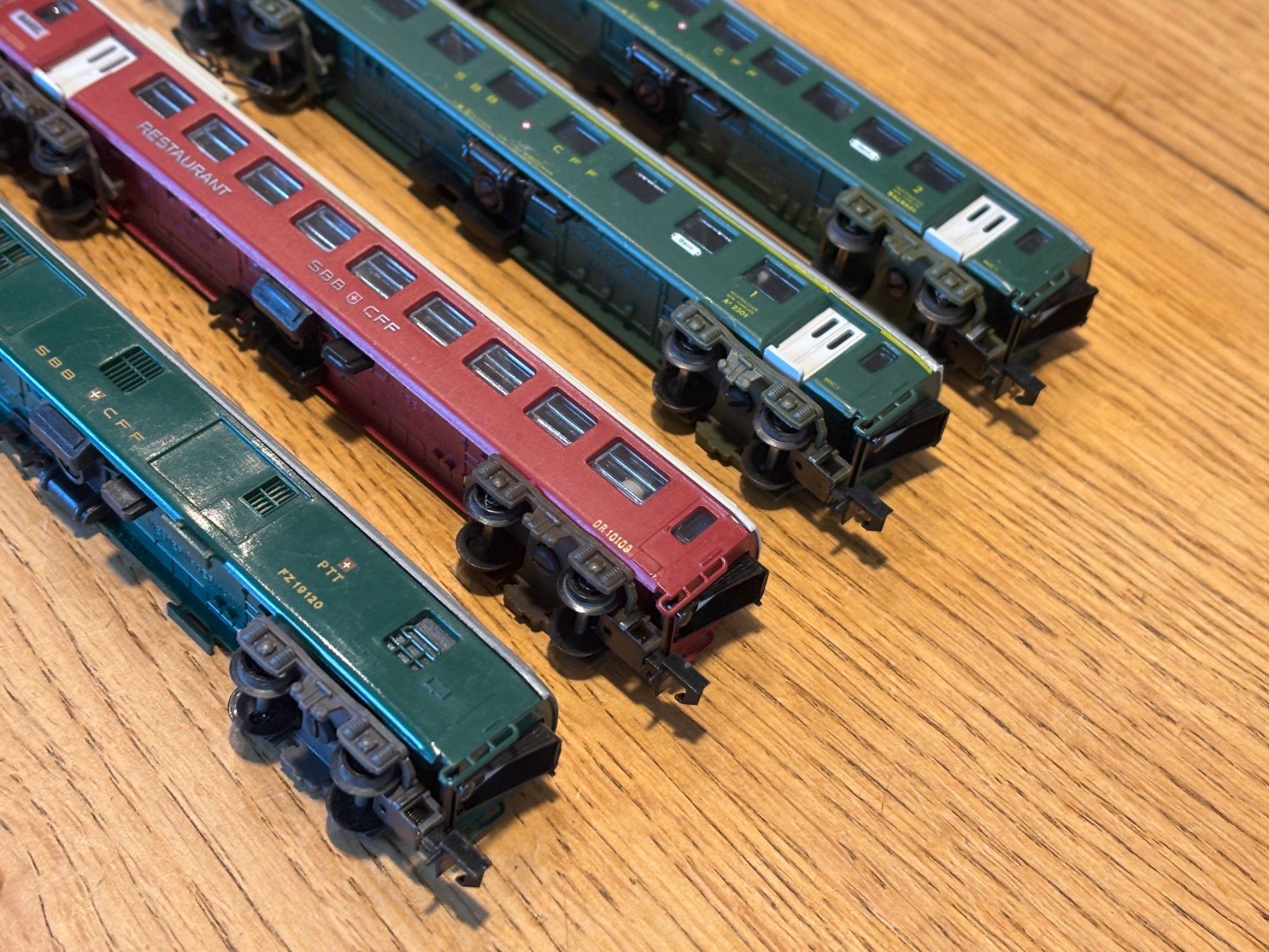 Modelleisenbahnen: L1891: 4 Stk. SBB Eisenbahnwagen(Spur N) – Gebraucht aus Birsfelden von Birs_25 4
