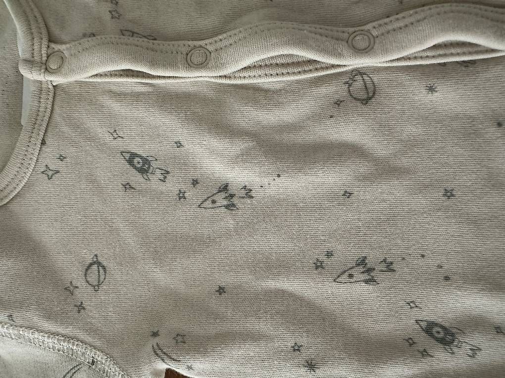 Pyjamas & Ähnliches: Strampler / Pijama 0-6 Monate | Weltraum – Gebraucht aus Zürich von domeldidom 1