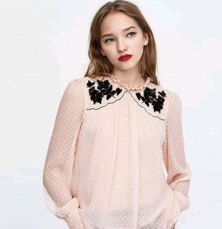 ZARA Bluse Apricot mit schwarzen Perlen (EUR M)