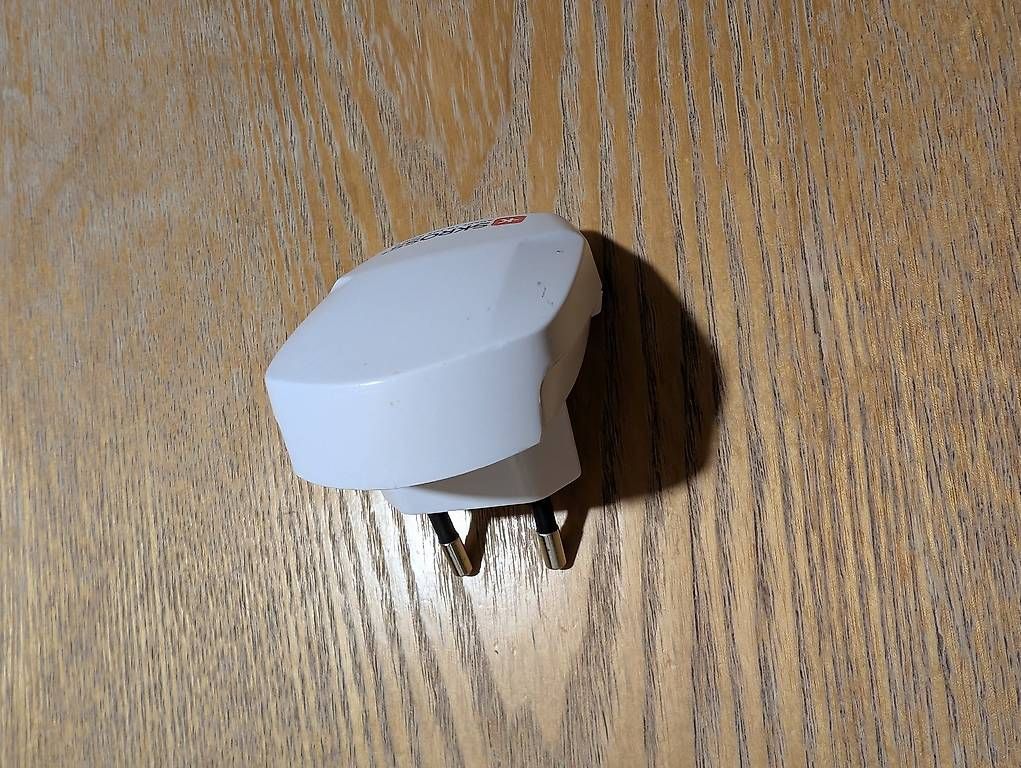 Caricabatterie: Skross USB-Ladegerät 2 Anschlüsse – Usato da Zug venduto da randensalatistgesund