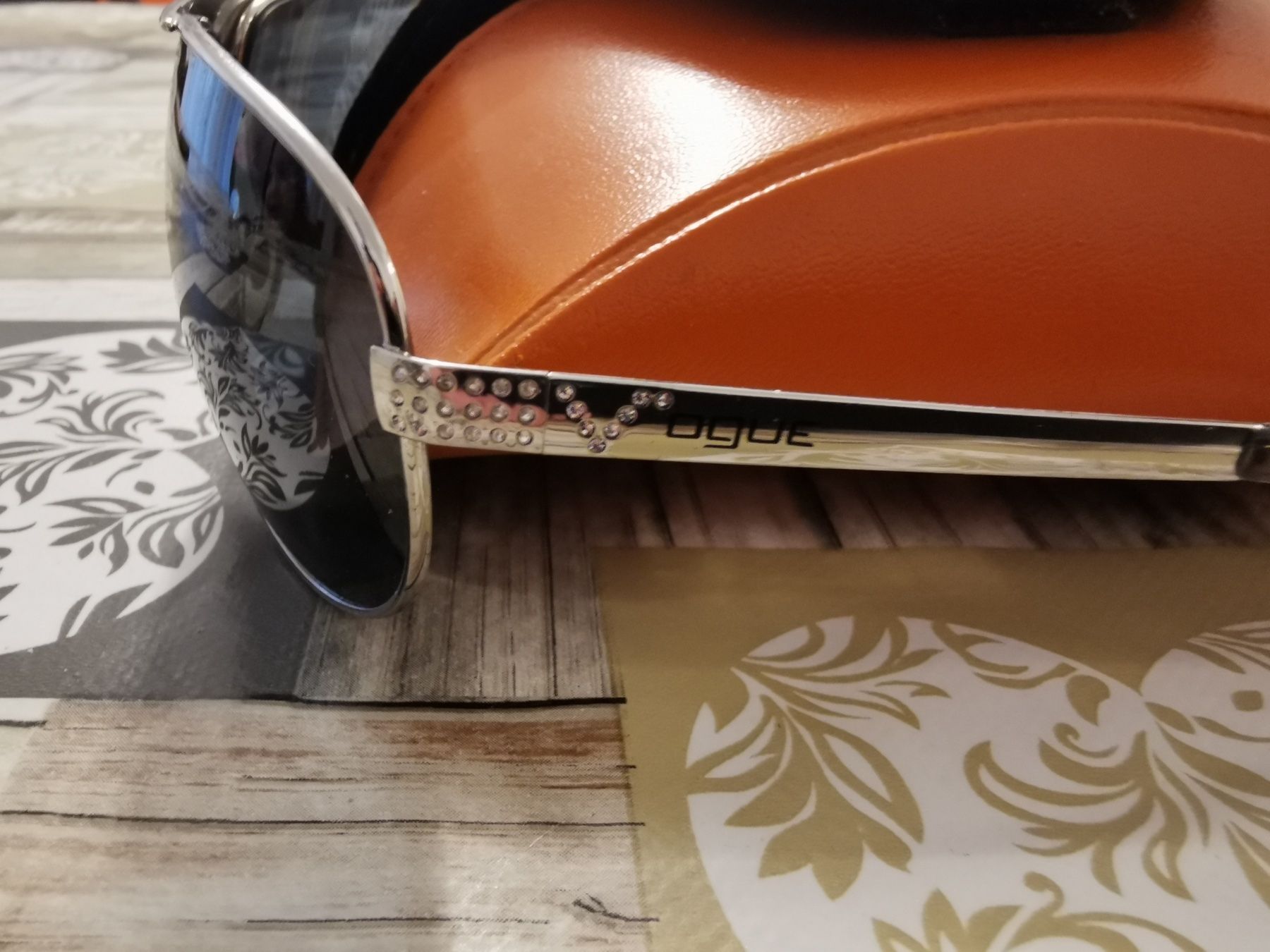 Vogue Brillen & Gläser: Sonnenbrille Vogue – Gebraucht aus Agno von cavallopazzo72 1