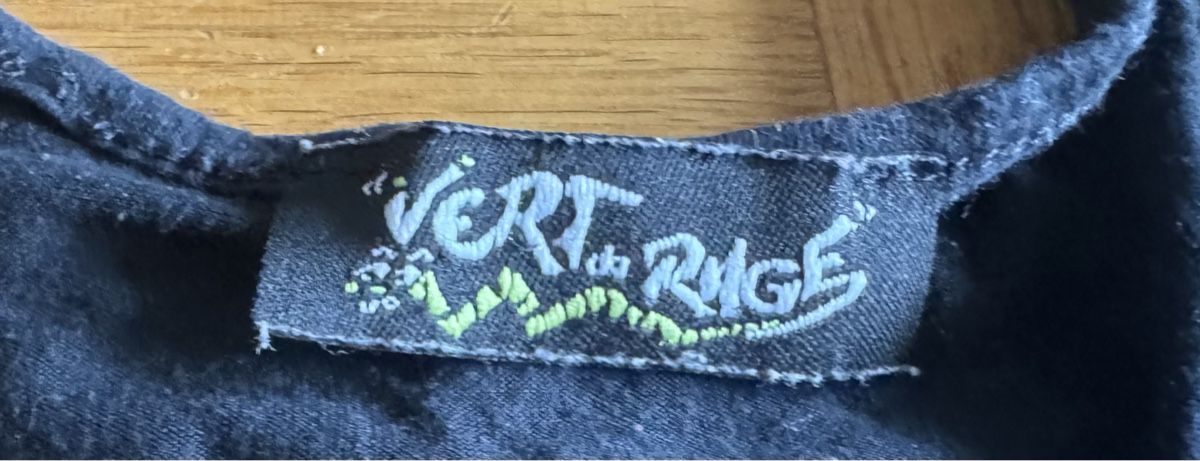 T-Shirts: Débardeur VERT DE RAGE noir, taille S – Gebraucht aus Lausanne von Dri_Shop 1