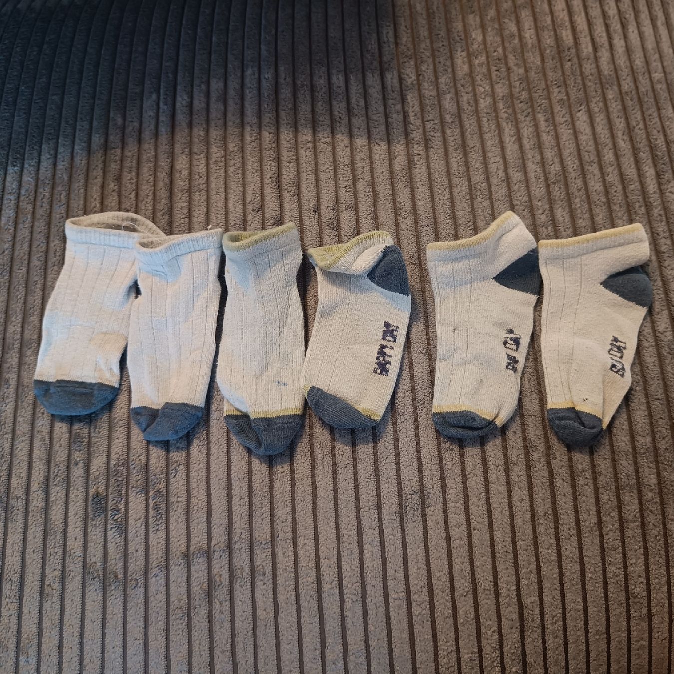 Chaussettes enfants: Socken Grösse 15-18  – D'occasion à Jaberg par urig17.
