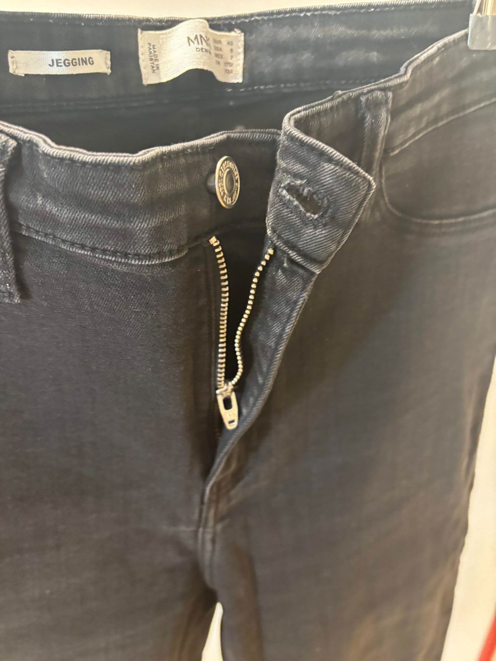 Mango Jeans: Mango Jeggings EUR 40 – Usato da Thalwil venduto da san_685y 1