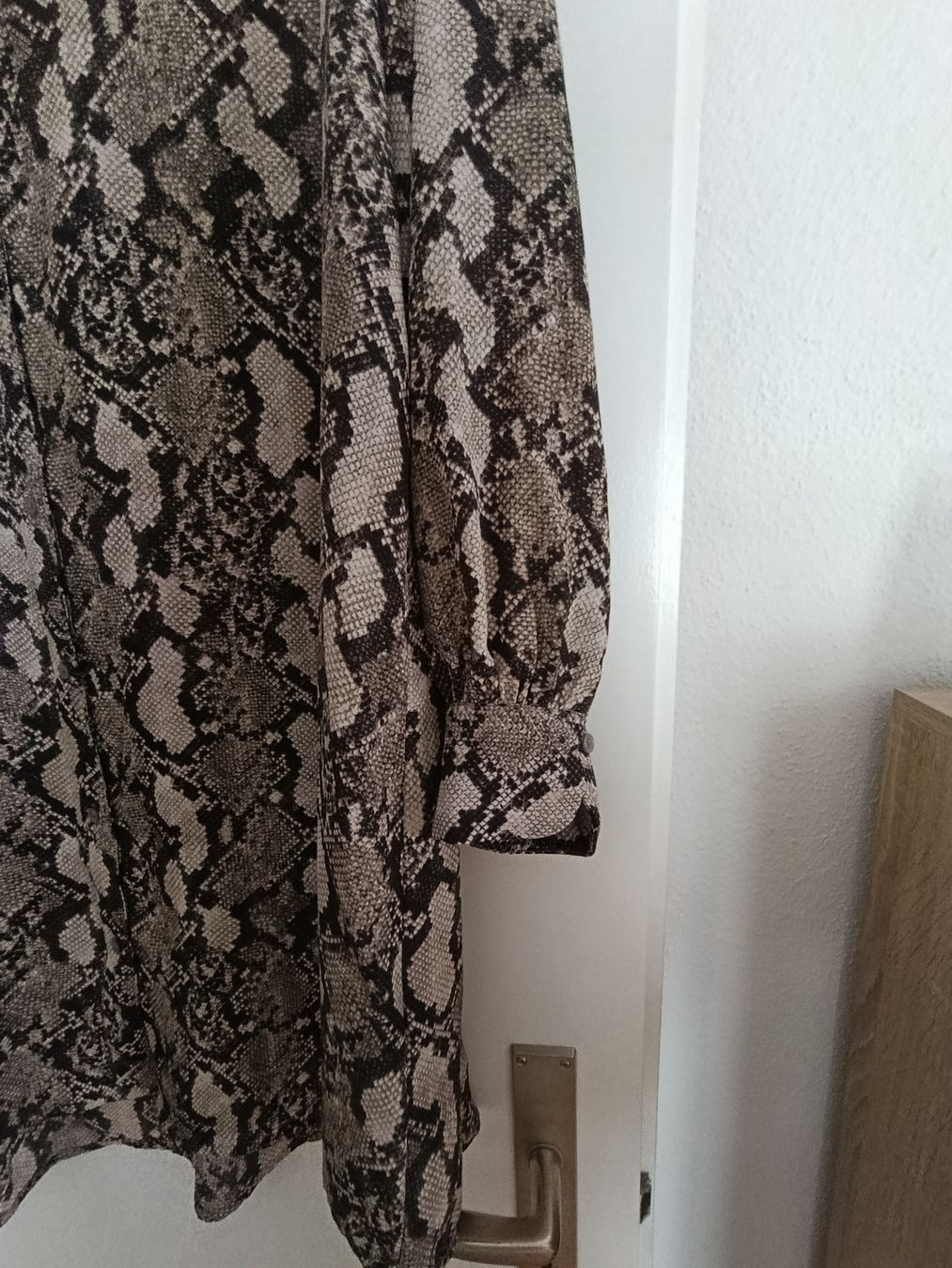 H&M Vestiti: Blusenkleid mit Knöpfen Gr.42 – Usato da Bellach venduto da TORA4 1