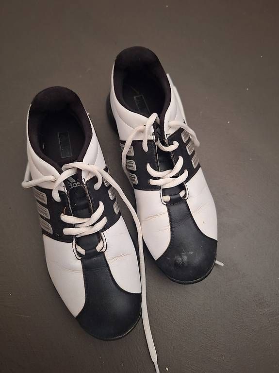 Chaussures hommes: Golf Schuhe Junior – D'occasion à Zuoz par Nocino01