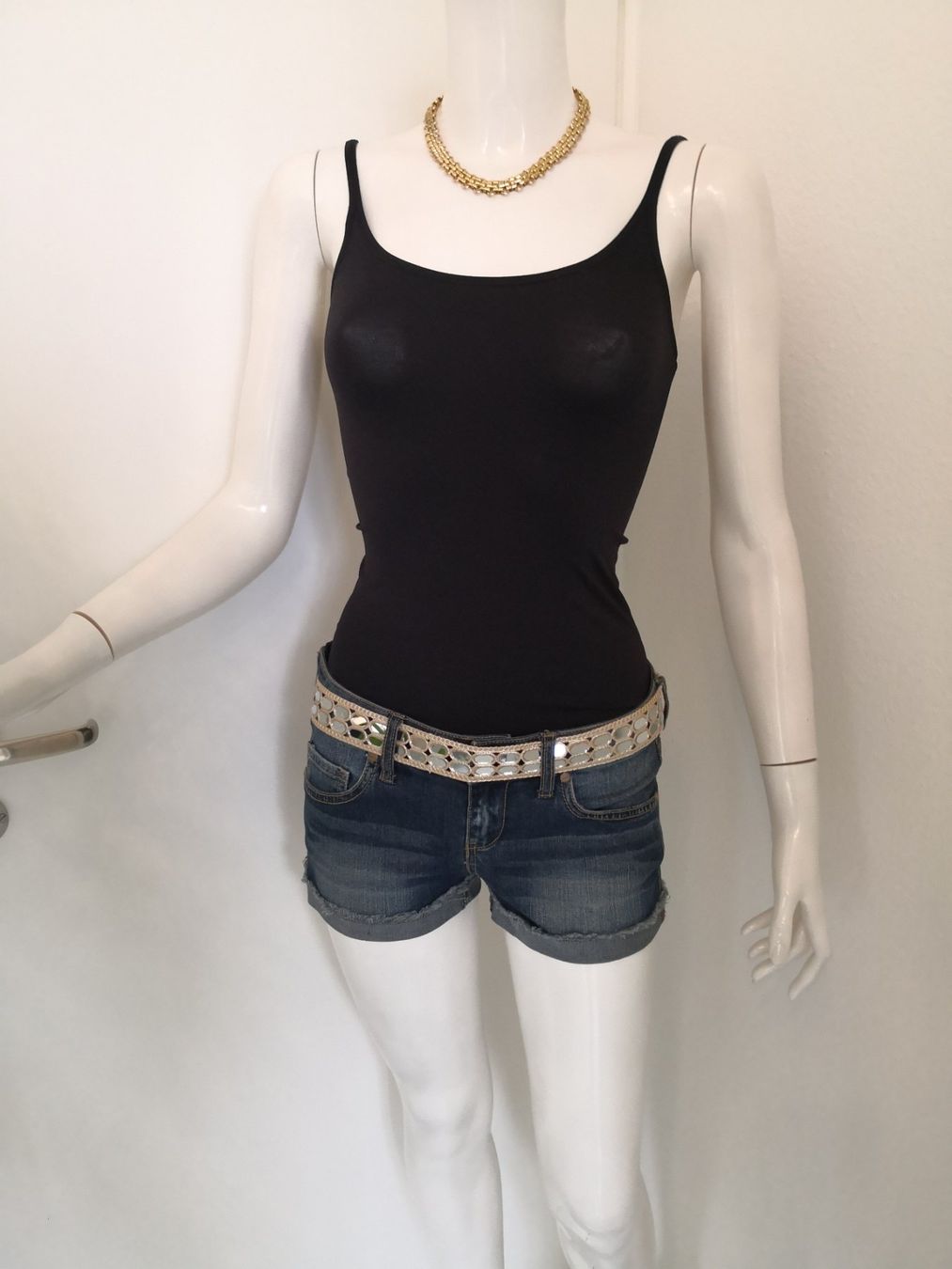 Mango Top: 🤩MANGO TOP SCHWARZ GLÄNZEND – Nuovo (secondo la descrizione) da Olten venduto da Naja-Twins-Twins 3