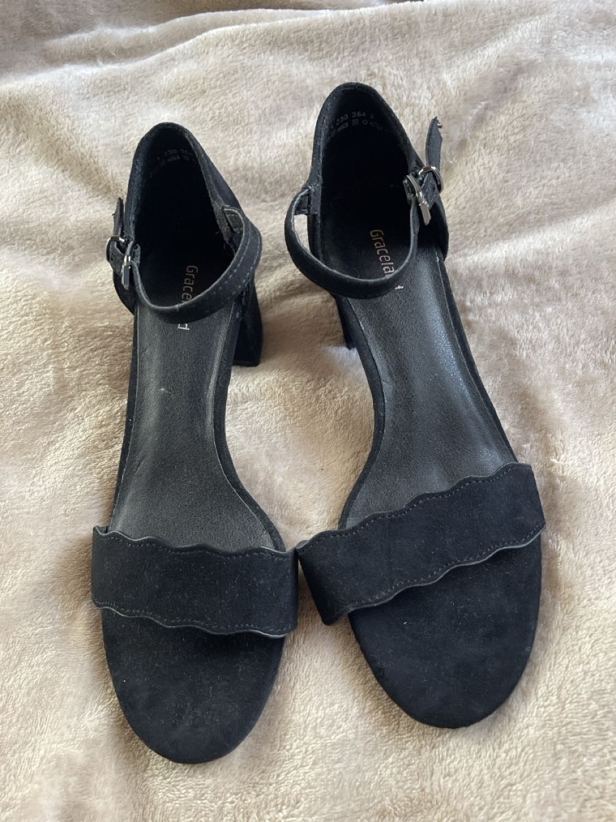 Chaussures femmes: Pumps Gr.37  – D'occasion à Balsthal par Katzenfan99