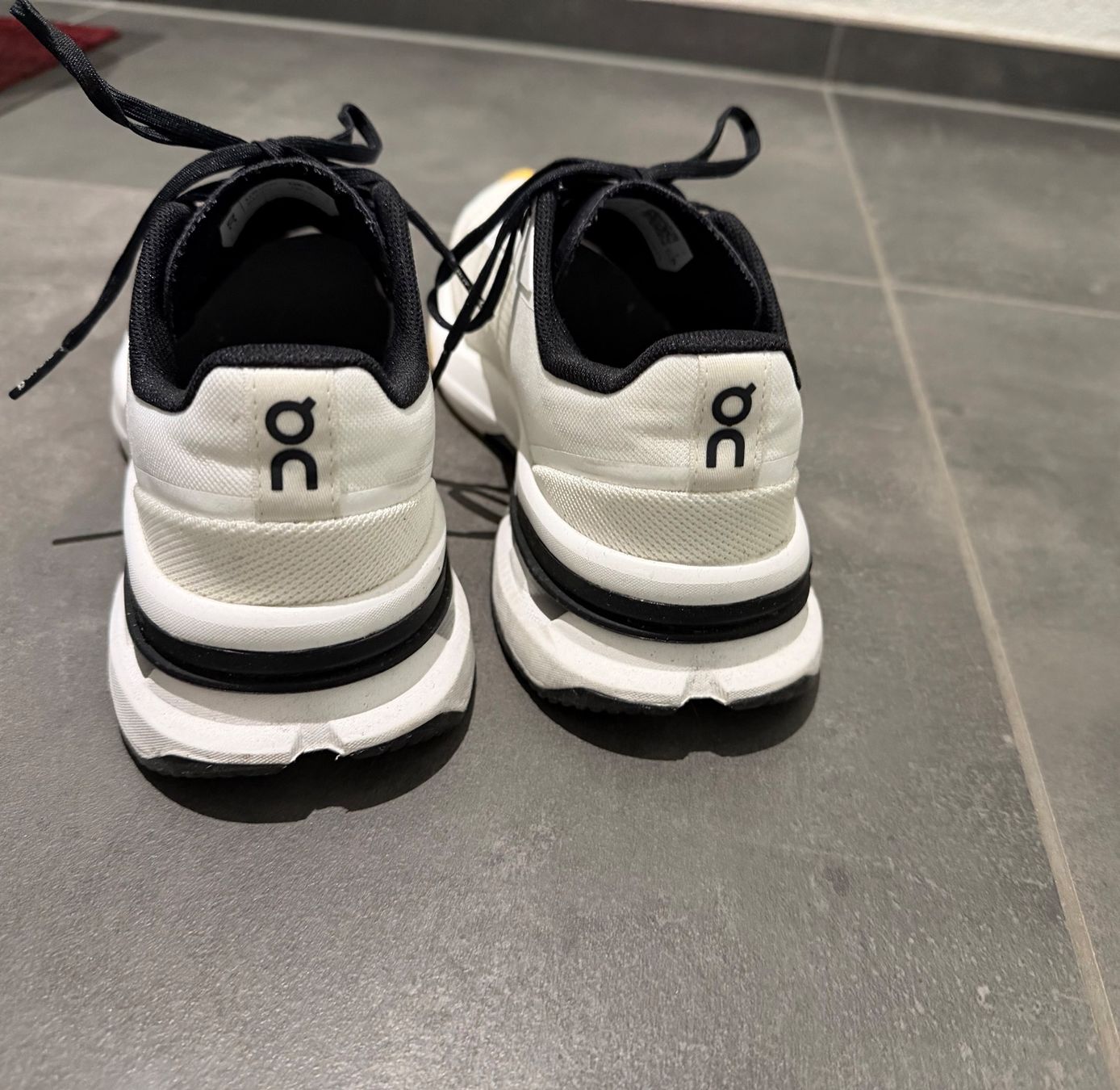 On Scarpe da donna: ON Sneaker "Cloudpulse Pro" weiss – Nuovo (secondo la descrizione) da Thierachern venduto da Christina_Lo 2