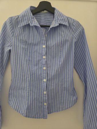 Blau gestreifte Bluse