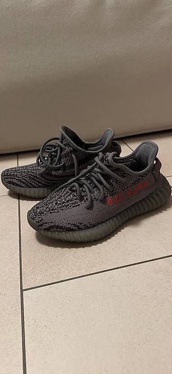 Scarpe da uomo: Yeezy 350 V2 36 2/3 – Usato da Thalwil venduto da giulia123_