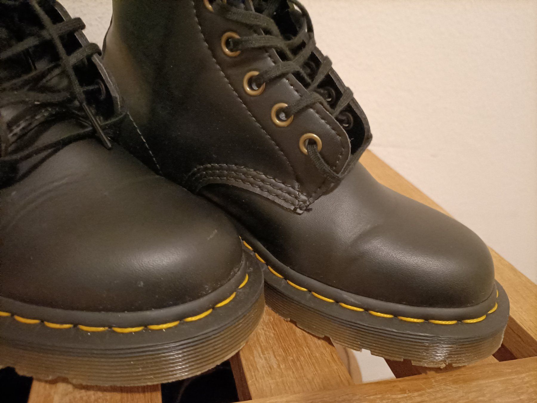 Dr. Martens Chaussures femmes: Dr. Martens Vegan 37 Boots Schnürstiefel Docs – D'occasion à Volketswil par foo_bdm7 2