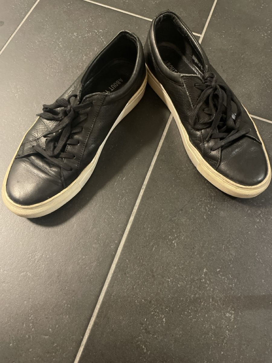Scarpe da uomo: Leder Sneakers About You Gr. 41 Schwarz – Usato da Arbon venduto da llaauraa 2