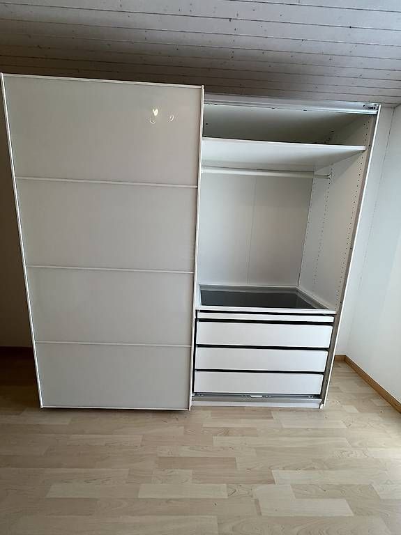 Ikea Armoires: Pax Kleiderschrank weiss – D'occasion à Neuenkirch par lar_qw55 2
