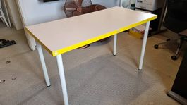Schreibtisch / Basteltisch mit abschraubbaren Füssen