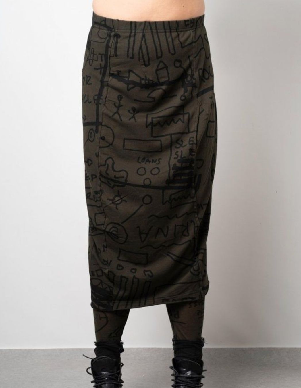 Rundholz Gonne: Rundholz Black Label Rock mit dunkelolivem Print – Usato da Zürich venduto da Konsumware 2