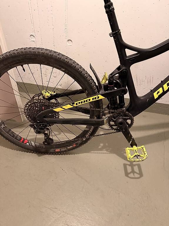 Biciclette: Mountainbike Fully Carbon – Usato da Malans GR venduto da Hurdigurdi 2