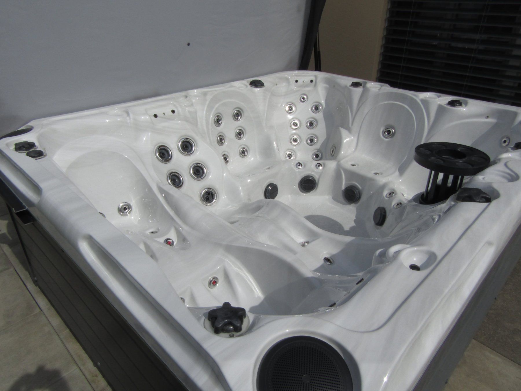 Whirlpool: Whirlpool Outdoor mit 6 Plätzen – Gebraucht aus Schänis von Regula1977 7