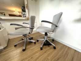Friseurstuhl 2er Set grau höhenverstellbar guter Zustand