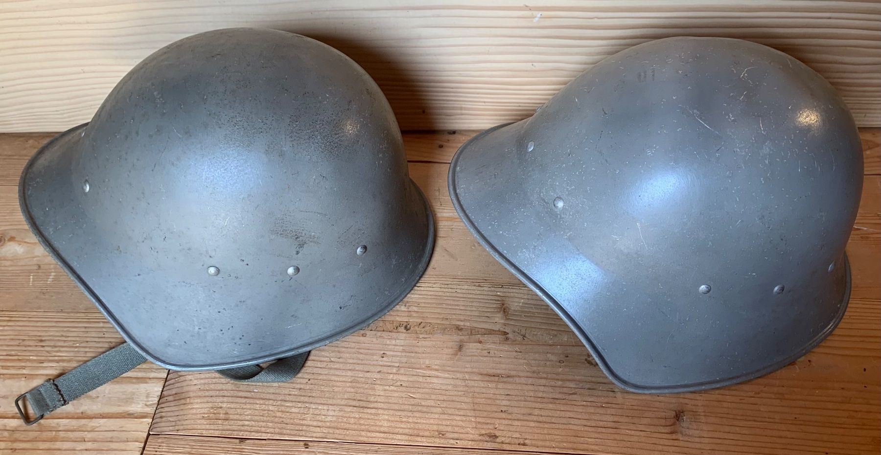 Schweizer Armee Uniformi & Effetti personali: 2 Helme vom Zivilschutz – Usato da Goldingen venduto da Bergler012 2