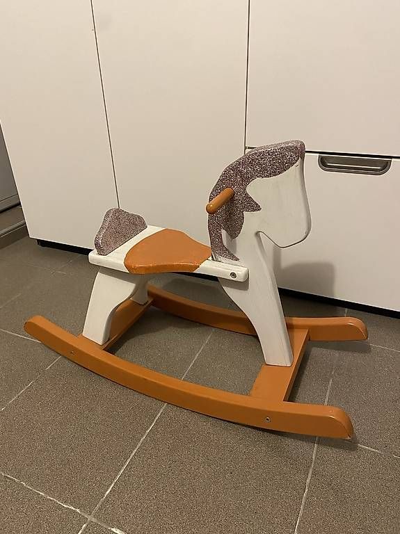 Giocattoli: Cheval à bascule – Usato da Leytron venduto da cle_9n7v