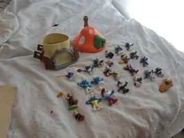 Lot figurines Schtroumpfs et maison champignon divers état