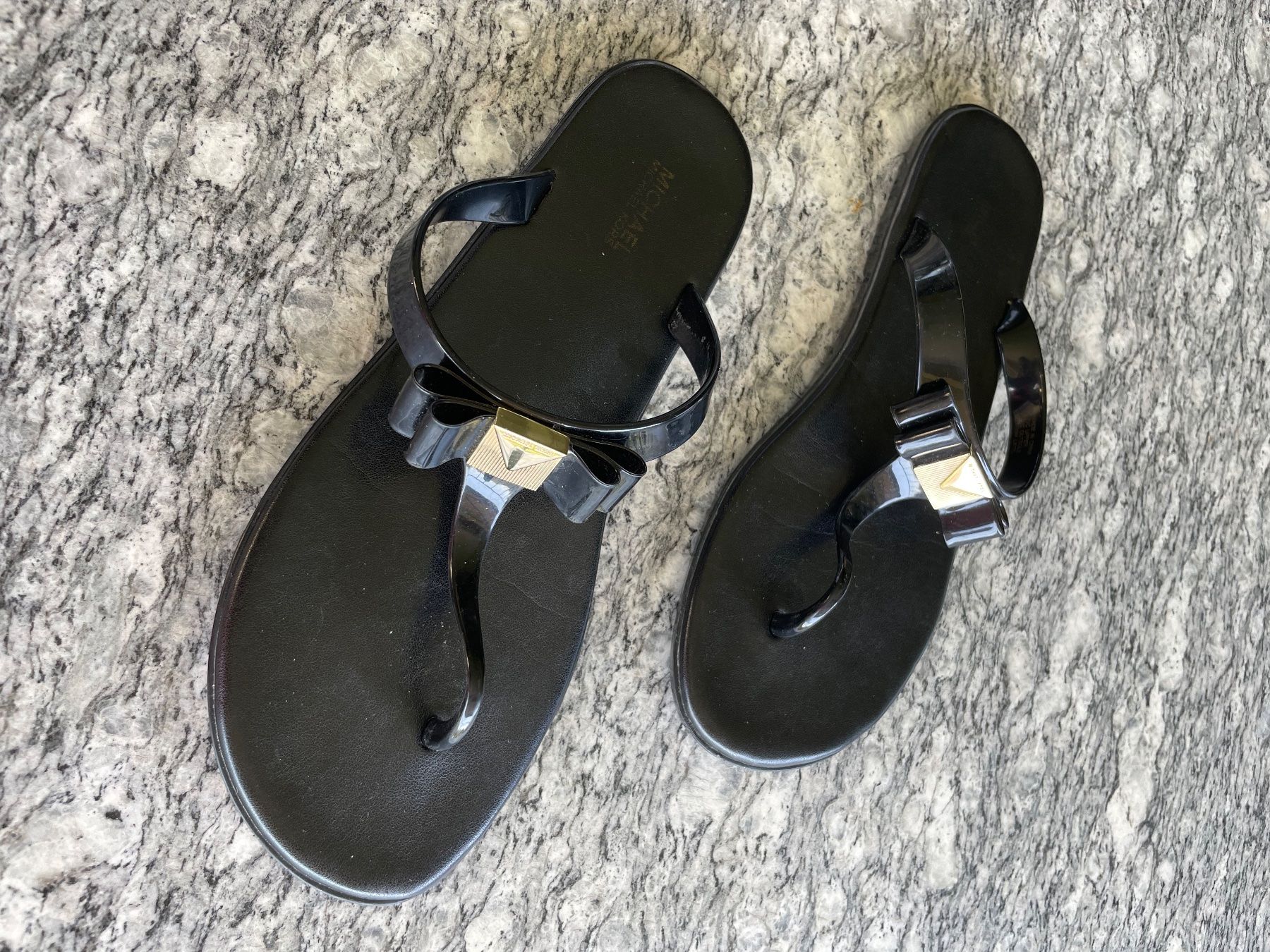 Michael Kors Scarpe da donna: Flip-Flops von Michael Kors, schwarz – Usato da Oberwil-Lieli venduto da Ciro03 1